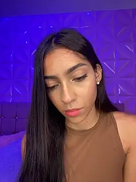 Snapshot of Ema_azel chatting on 12/21/24, 02:04 Ema azel online show from 12/21/24, 02:04