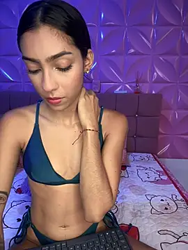 Snapshot of Ema_azel chatting on 01/04/25, 01:42 Ema azel online show from 01/04/25, 01:42