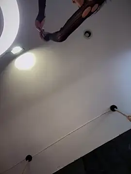 Snapshot of Ema_azel chatting on 01/21/25, 01:43 Ema azel online show from 01/21/25, 01:43