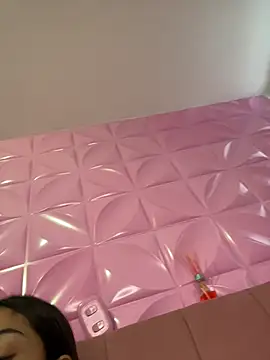 Snapshot of Ema_azel chatting on 02/12/25, 01:37 Ema azel online show from 02/12/25, 01:37