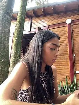 Snapshot of Ema_azel chatting on 02/17/25, 05:21 Ema azel online show from 02/17/25, 05:21