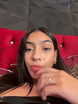 Snapshot of Ema_azel chatting on 03/08/25, 04:50 Ema azel online show from 03/08/25, 04:50