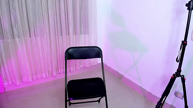 vale kross online show from 04/08/26, 02:39