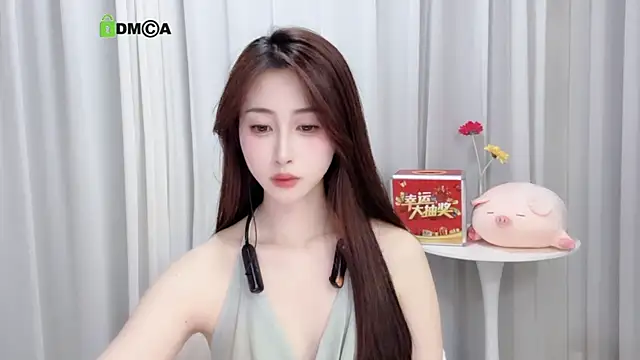 Snapshot of Lan-mei chatting on 03/17/25, 01:18 Lan-mei online show from 03/17/25, 01:18