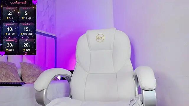 Snapshot of AilishBenson chatting on 12/27/24, 05:37 AilishBenson online show from 12/27/24, 05:37