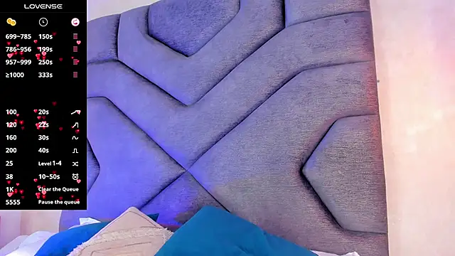 Snapshot of AilishBenson chatting on 10/27/25, 07:51 AilishBenson online show from 10/27/25, 07:51