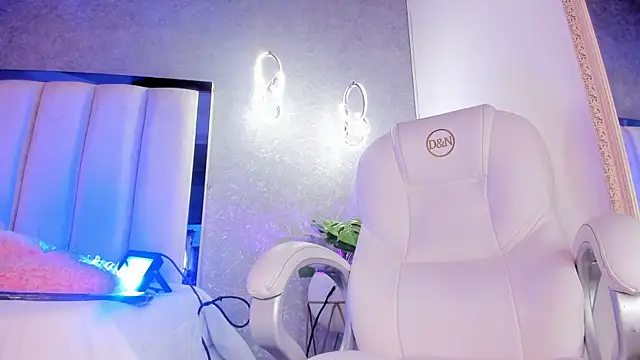 Snapshot of AilishBenson chatting on 11/15/25, 05:20 AilishBenson online show from 11/15/25, 05:20