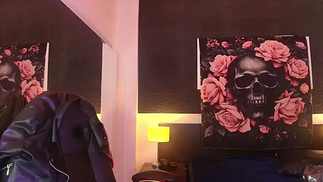 EvaaFoxxy1 online show from 04/13/26, 12:21