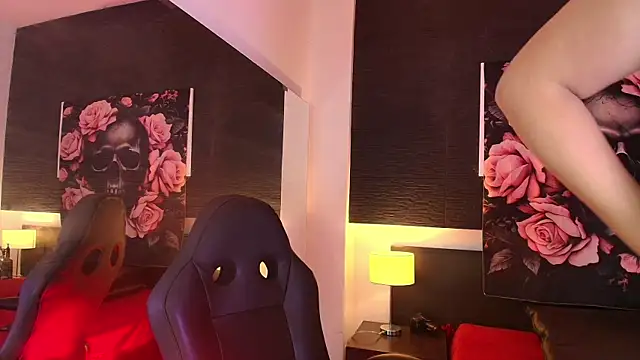 EvaaFoxxy1 online show from 04/23/26, 12:15