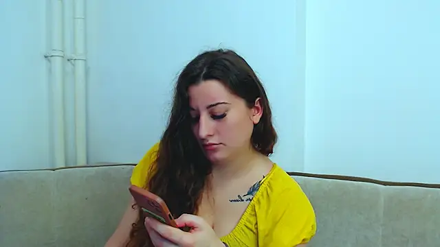 Helen Adams  online show from 12/25/24, 10:28