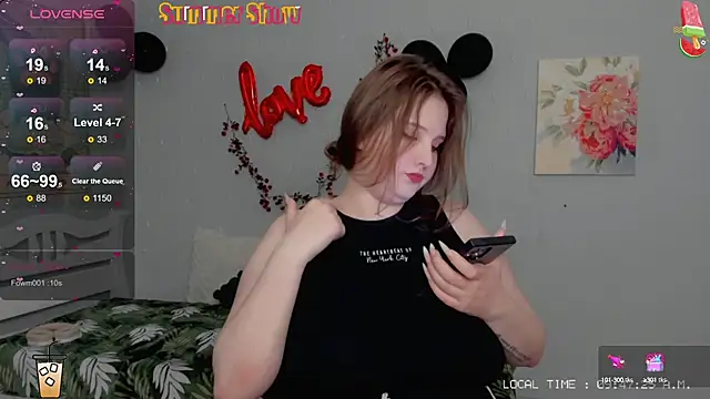 Snapshot of Crystal_Chris chatting on 02/28/25, 07:46 Crystal Chris online show from 02/28/25, 07:46