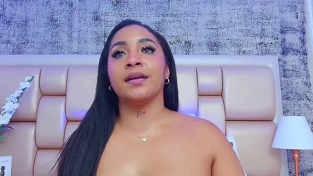 KateVenegas online show from 01/24/25, 01:56