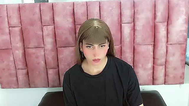 Snapshot of Daniela_Pink_ chatting on 01/06/25, 11:42 Daniela Pink online show from 01/06/25, 11:42