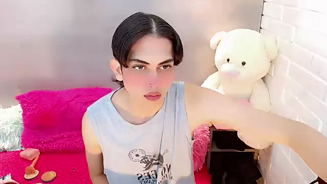 Snapshot of Daniela_Pink_ chatting on 09/19/25, 07:47 Daniela Pink online show from 09/19/25, 07:47