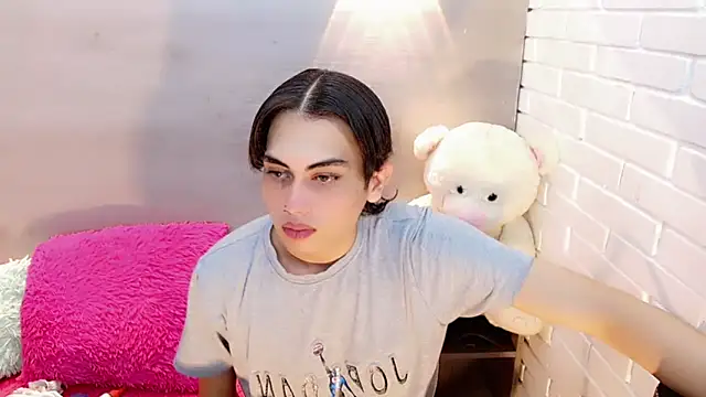 Snapshot of Daniela_Pink_ chatting on 09/27/25, 08:03 Daniela Pink online show from 09/27/25, 08:03