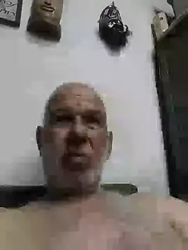Snapshot of FabiQuilmes chatting on 12/15/24, 02:08 FabiQuilmes online show from 12/15/24, 02:08