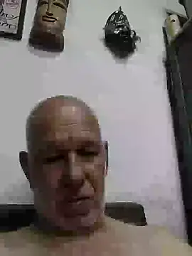 Snapshot of FabiQuilmes chatting on 01/08/25, 12:06 FabiQuilmes online show from 01/08/25, 12:06