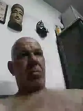 Snapshot of FabiQuilmes chatting on 01/14/25, 12:11 FabiQuilmes online show from 01/14/25, 12:11