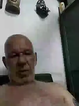 Snapshot of FabiQuilmes chatting on 02/06/25, 11:37 FabiQuilmes online show from 02/06/25, 11:37
