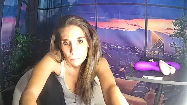 Snapshot of SarahStarr2020 chatting on 11/17/25, 06:03 SarahStarr2020 online show from 11/17/25, 06:03