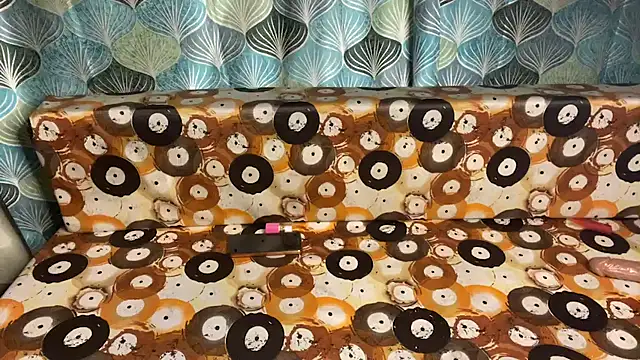 shuhana  online show from 04/22/26, 04:37