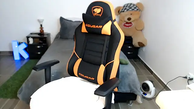 KRISTAL  JACKSON online show from 10/25/25, 11:40