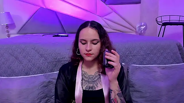 Snapshot of AnnyThompson_ chatting on 01/10/25, 12:49 AnnyThompson online show from 01/10/25, 12:49