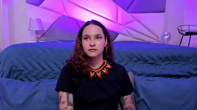 Snapshot of AnnyThompson_ chatting on 01/18/25, 08:40 AnnyThompson online show from 01/18/25, 08:40