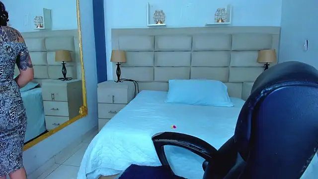 Snapshot of AnnyThompson_ chatting on 09/20/25, 09:05 AnnyThompson online show from 09/20/25, 09:05