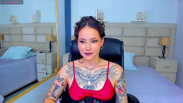 Snapshot of AnnyThompson_ chatting on 10/08/25, 09:23 AnnyThompson online show from 10/08/25, 09:23