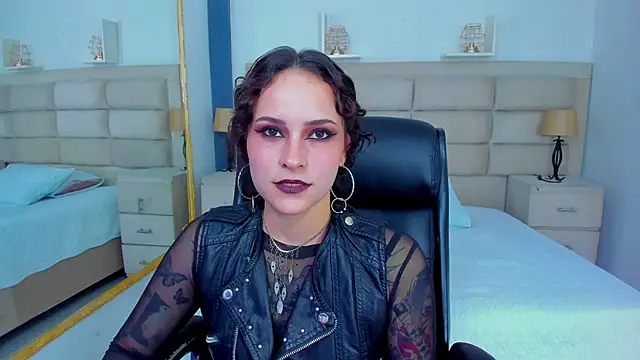 Snapshot of AnnyThompson_ chatting on 10/10/25, 09:03 AnnyThompson online show from 10/10/25, 09:03