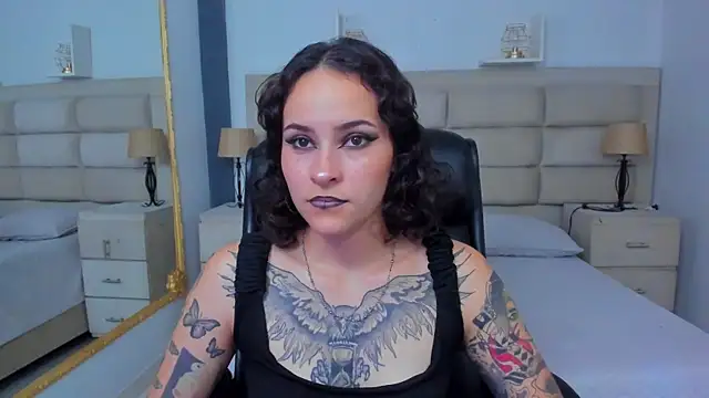 Snapshot of AnnyThompson_ chatting on 10/13/25, 08:42 AnnyThompson online show from 10/13/25, 08:42