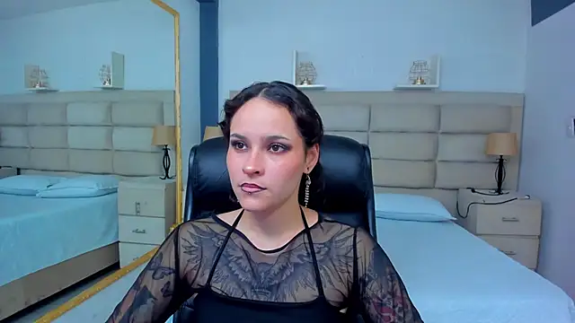 Snapshot of AnnyThompson_ chatting on 10/16/25, 09:05 AnnyThompson online show from 10/16/25, 09:05