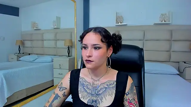 Snapshot of AnnyThompson_ chatting on 10/17/25, 09:06 AnnyThompson online show from 10/17/25, 09:06