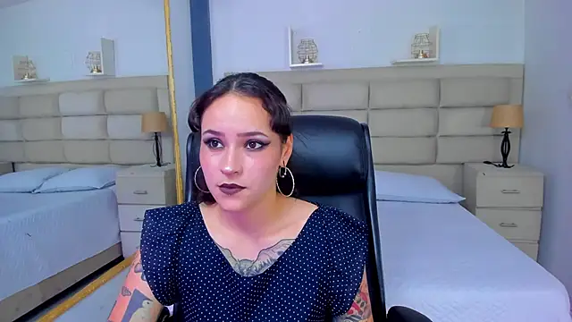 Snapshot of AnnyThompson_ chatting on 10/29/25, 09:27 AnnyThompson online show from 10/29/25, 09:27