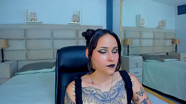 Snapshot of AnnyThompson_ chatting on 11/09/25, 09:02 AnnyThompson online show from 11/09/25, 09:02