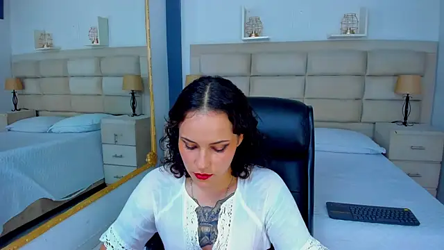 Snapshot of AnnyThompson_ chatting on 11/10/25, 09:14 AnnyThompson online show from 11/10/25, 09:14