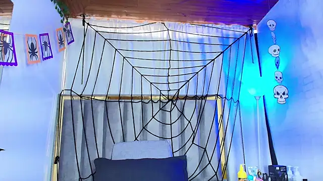 Zoe Curvy online show from 10/26/25, 12:22