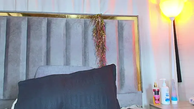 Zoe Curvy online show from 02/07/26, 01:26