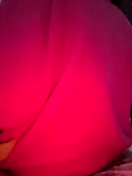 Snapshot of altinya chatting on 11/20/25, 02:06 altinya online show from 11/20/25, 02:06