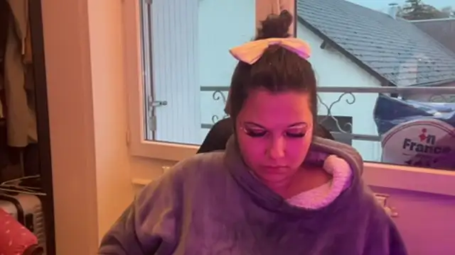 minette-sexy online show from 11/22/25, 04:17