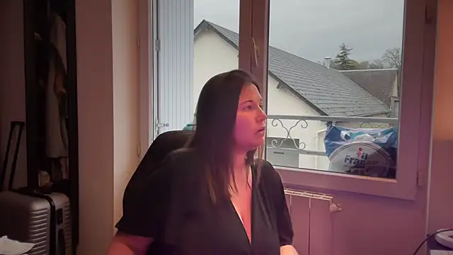 minette-sexy online show from 11/28/25, 03:47