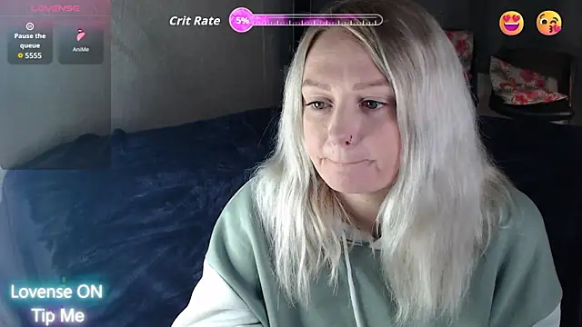 Snapshot of laurynrox chatting on 11/18/25, 10:03 laurynrox online show from 11/18/25, 10:03