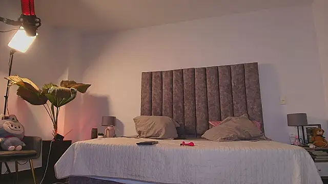 milaivanova online show from 03/18/26, 11:57