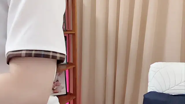 KaleAnisa online show from 04/21/26, 01:42