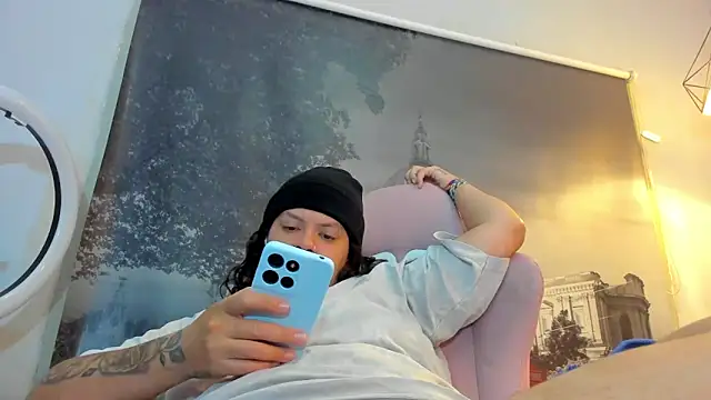 snowflake xxx online show from 10/13/25, 03:45