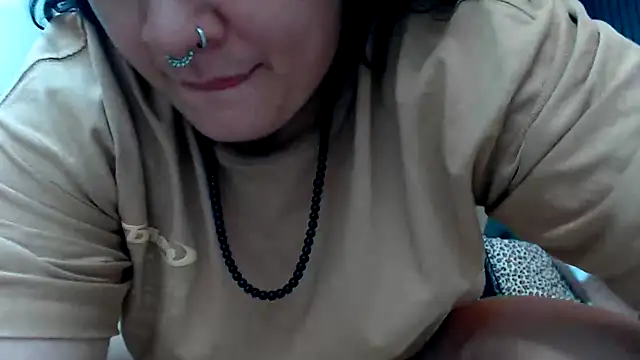 Snapshot of snowflake_xxx chatting on 05/11/26, 02:06 snowflake xxx online show from 05/11/26, 02:06