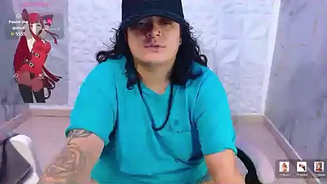 Snapshot of snowflake_xxx chatting on 06/11/26, 12:32 snowflake xxx online show from 06/11/26, 12:32