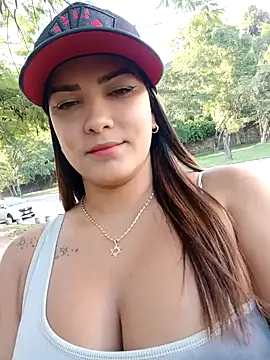 camiysebas21 online show from 09/23/25, 08:56