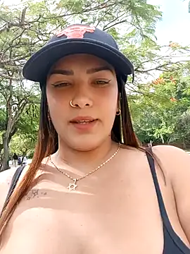 camiysebas21 online show from 10/22/25, 06:51